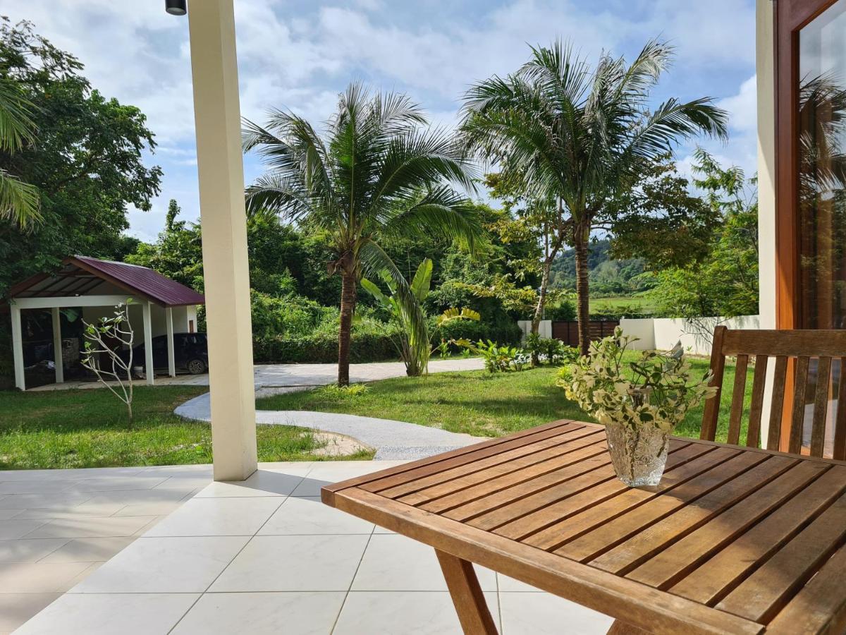 Villa Meranti - Spacious Private Pool Villa Pantai Cenang  Extérieur photo