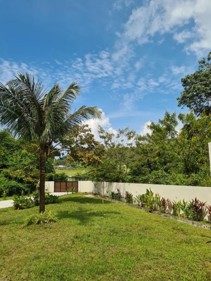 Villa Meranti - Spacious Private Pool Villa Pantai Cenang  Extérieur photo
