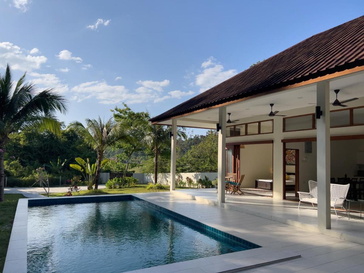Villa Meranti - Spacious Private Pool Villa Pantai Cenang  Extérieur photo