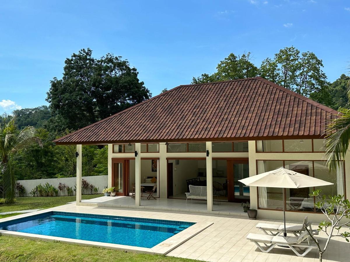 Villa Meranti - Spacious Private Pool Villa Pantai Cenang  Extérieur photo