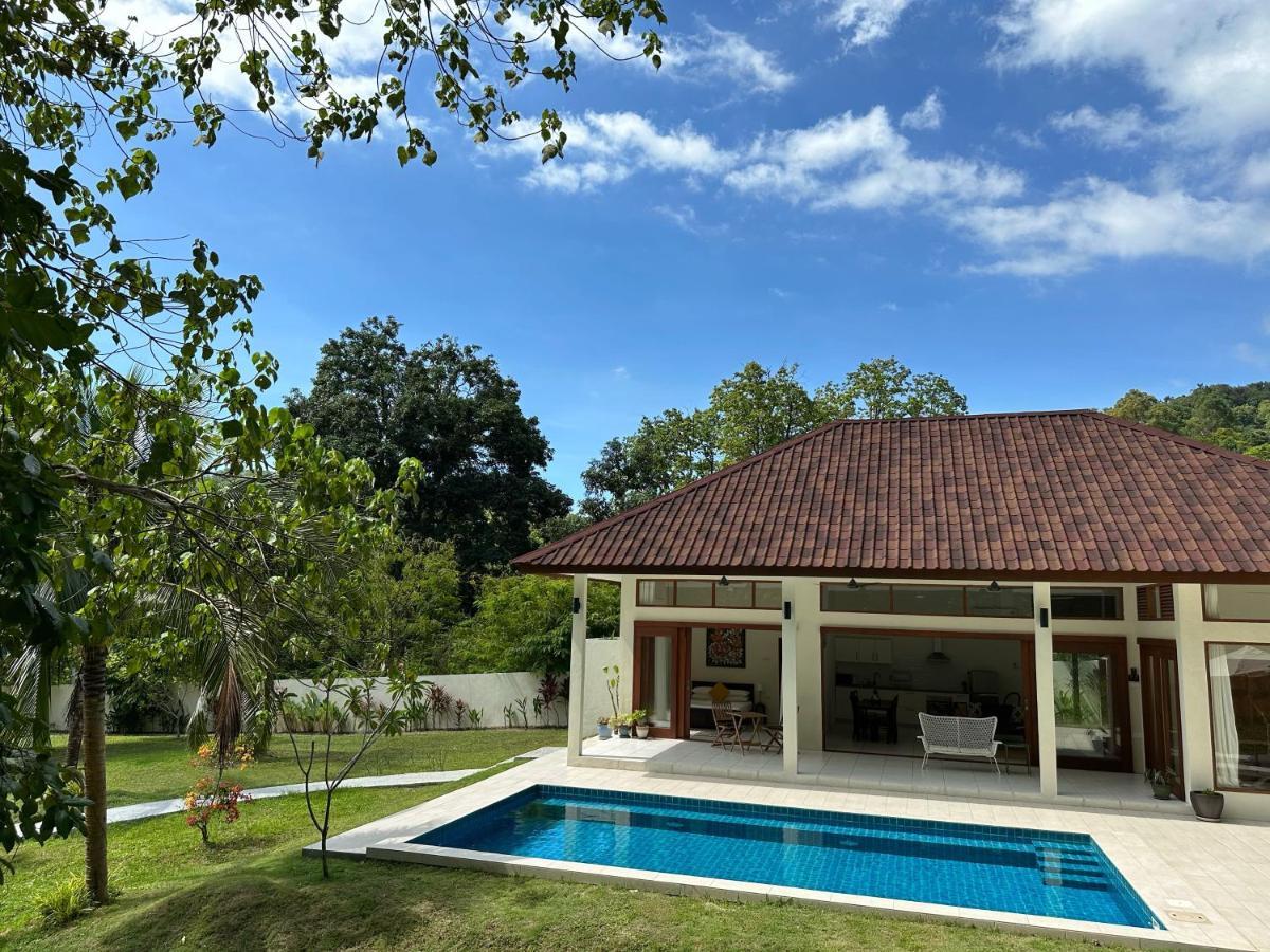 Villa Meranti - Spacious Private Pool Villa Pantai Cenang  Extérieur photo