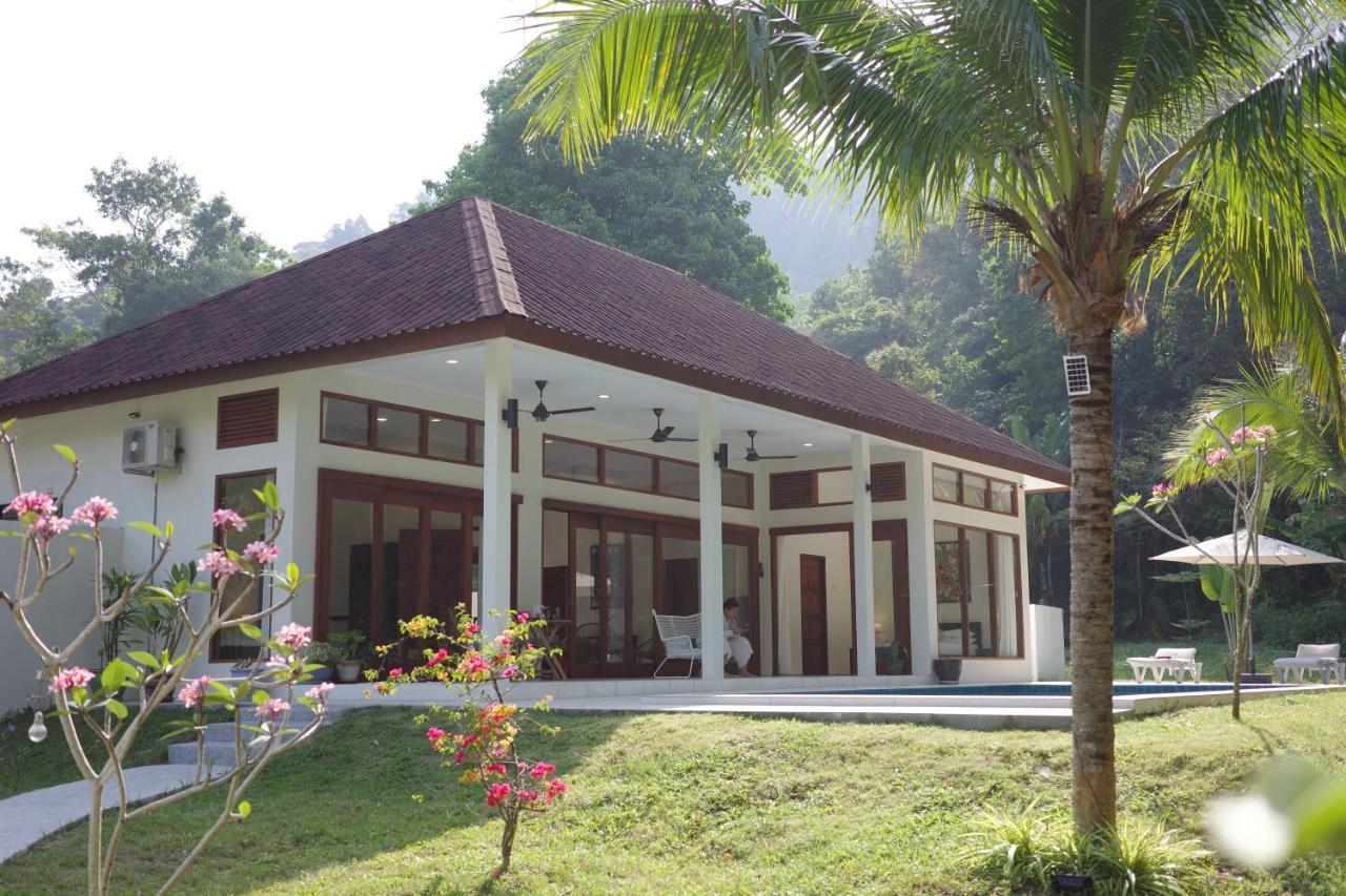 Villa Meranti - Spacious Private Pool Villa Pantai Cenang  Extérieur photo
